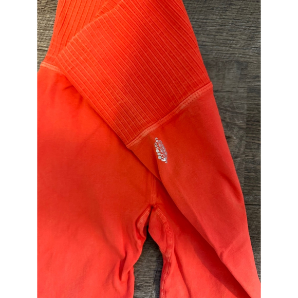 FREE PEOPLE MOVEMENT GOOD KARMA LEGGING RED APPLE xs - Picture 4 of 9